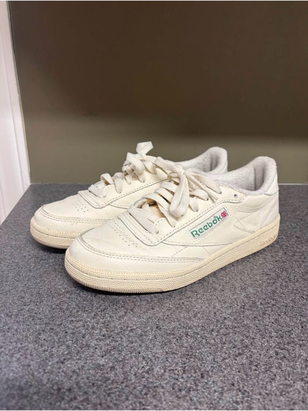 Reebok Women’s Club C 85 Vintage Sneaker US 7.5